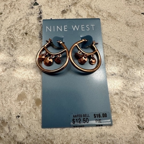New Nine West Rose gold‎ color earrings - Picture 4 of 4